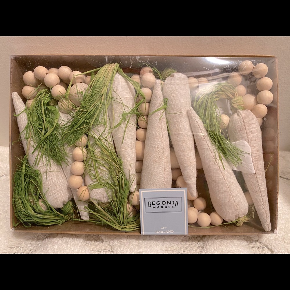 Canvas Carrot Beaded Garland